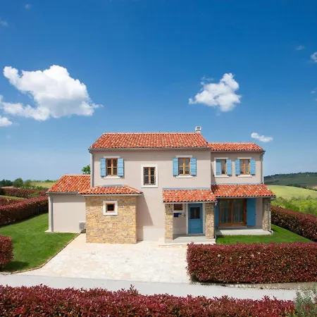 Beautiful In Baredine With Garden Villa Buje